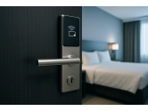 Nowoczesne zamki i systemy kontroli dostępu w hotelarstwie